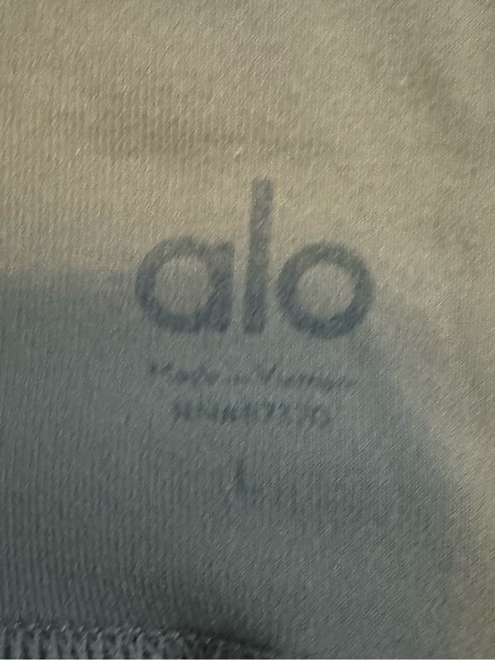 ALO Olive Green Cargo Leggings with Side Pockets - Picture 3 of 3
